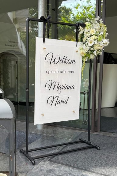 Gepersonaliseerd welkomstbord bruiloft