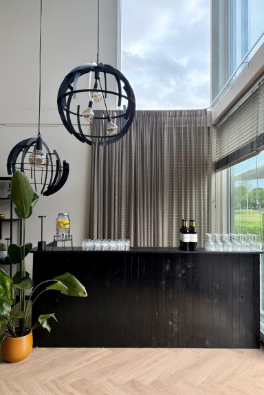 voorzetbar zwart hout