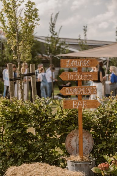 wegwijsbord evenement